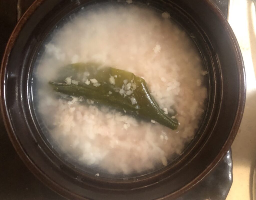 鶏そぼろお粥の煮込み始め